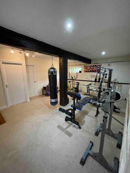 The Old Hay Barn - Games Room, Gym, Sleeps 8 Ґодманчестер Екстер'єр фото