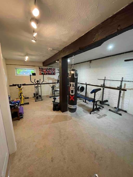 The Old Hay Barn - Games Room, Gym, Sleeps 8 Ґодманчестер Екстер'єр фото